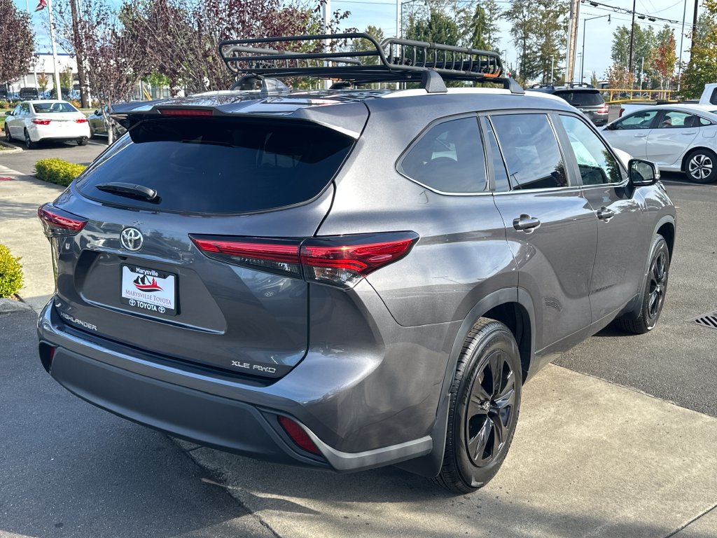 Used 2023 Toyota Highlander XLE AWD/4WD image 5