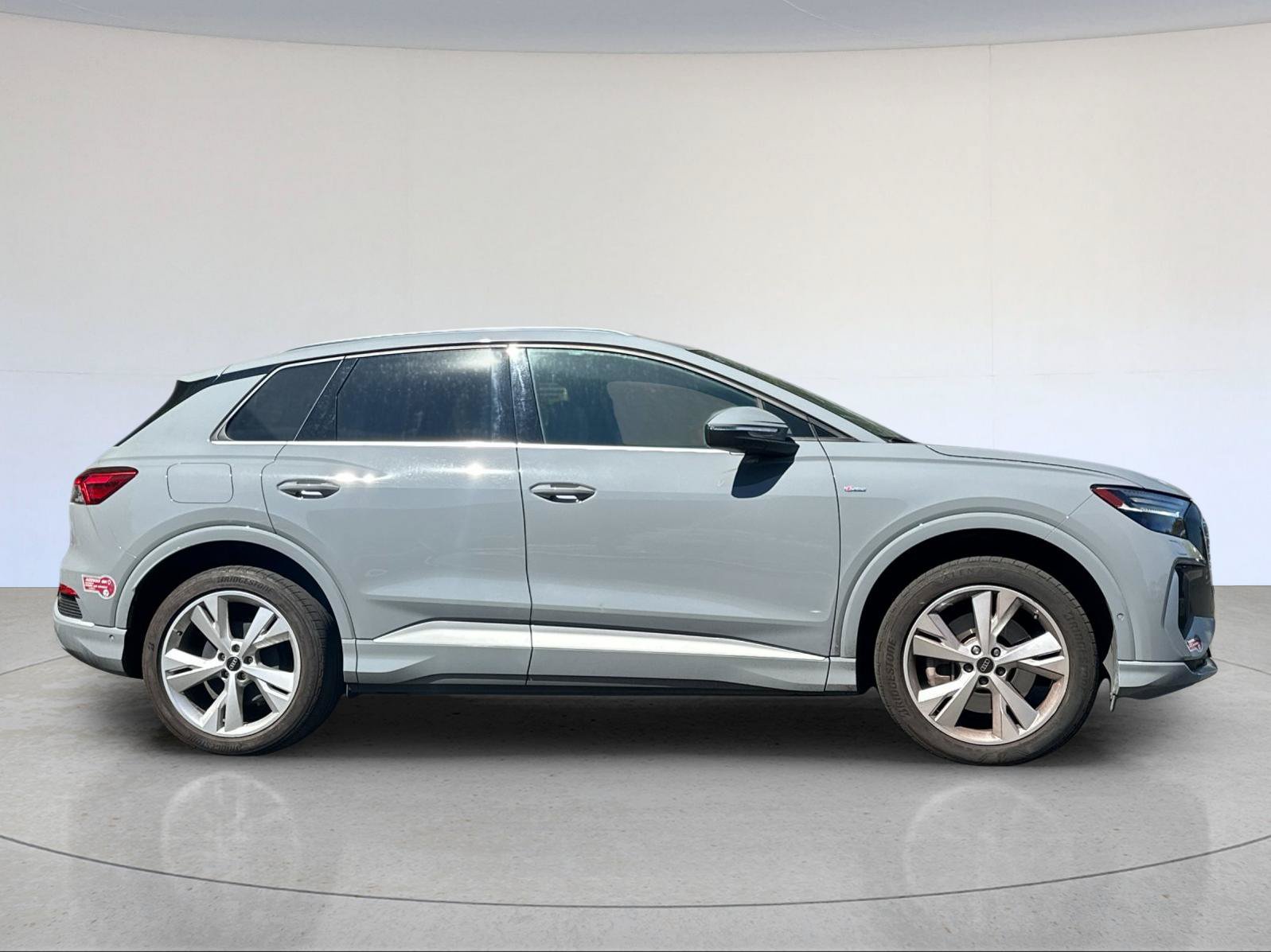 Used 2023 Audi Q4 e-tron Prestige w/ 20" Wheel Package AWD/4WD image 7