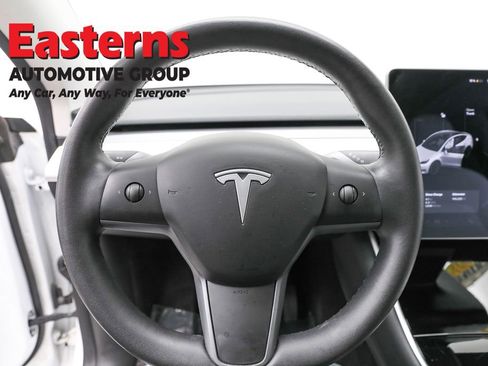 Used 2020 Tesla Model Y Long Range image 10