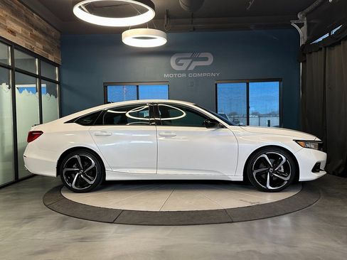 Used 2021 Honda Accord Sport image 2