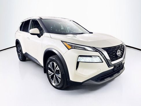 Certified 2023 Nissan Rogue SV image 3