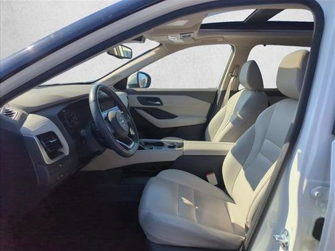 Used 2023 Nissan Rogue SL w/ SL Premium Package image 12