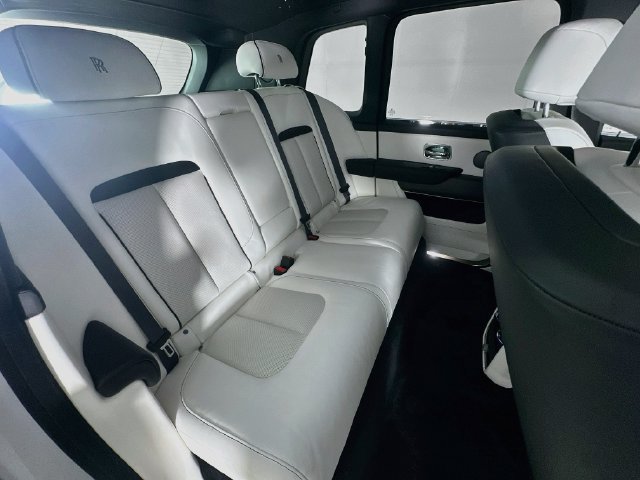 Used 2024 Rolls-Royce Cullinan AWD/4WD image 27