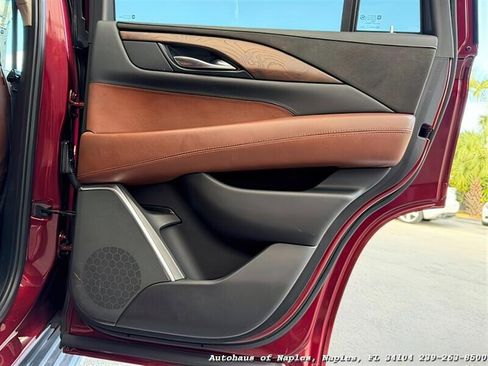 Used 2019 Cadillac Escalade Luxury image 30