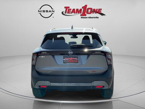 New 2025 Nissan Kicks SR image 5