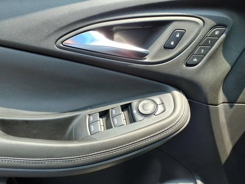 Used 2024 Buick Encore GX Avenir w/ Avenir Convenience Package FWD image 14