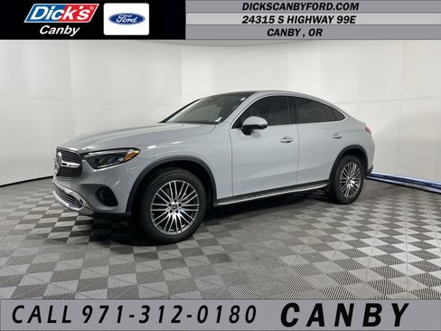 Used 2025 Mercedes-Benz GLC 300 4MATIC image 1