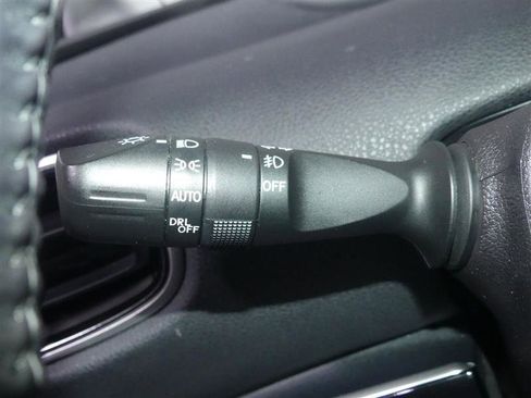 Used 2022 Toyota Prius AWD image 34