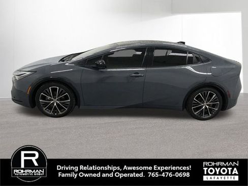 Used 2024 Toyota Prius XLE image 3