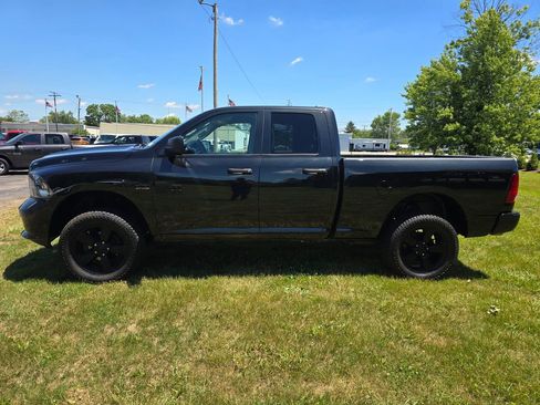 Used 2018 RAM 1500 Express w/ Express Value Package AWD/4WD image 4