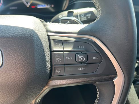 Certified 2024 Jeep Grand Cherokee Limited AWD/4WD image 20