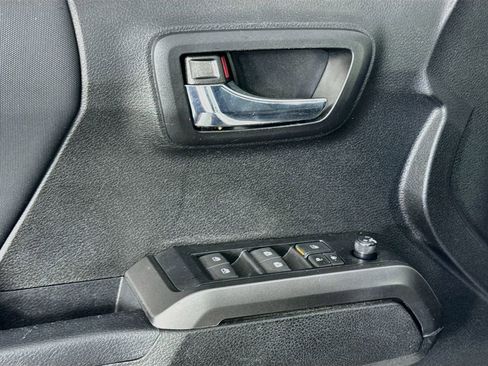 Used 2022 Toyota Tacoma TRD Sport w/ Technology Package AWD/4WD image 24