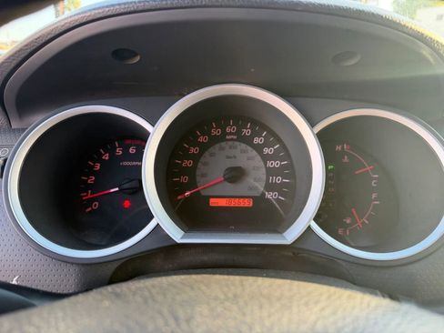 Used 2006 Toyota Tacoma PreRunner RWD image 16