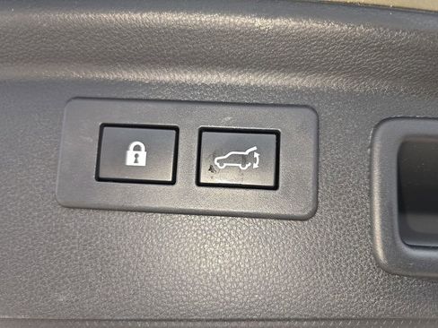 Used 2023 Subaru Forester Premium image 30