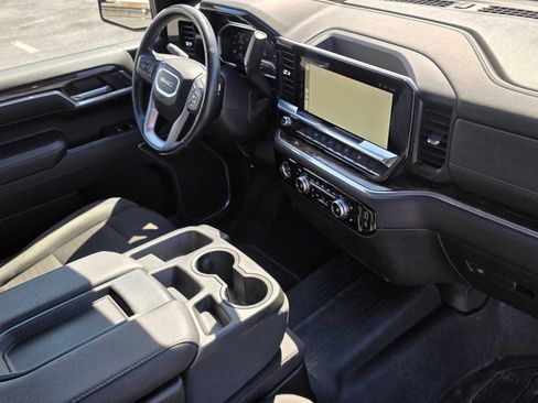 Used 2022 GMC Sierra 1500 Elevation w/ LPO, Elevation Black Package AWD/4WD image 10