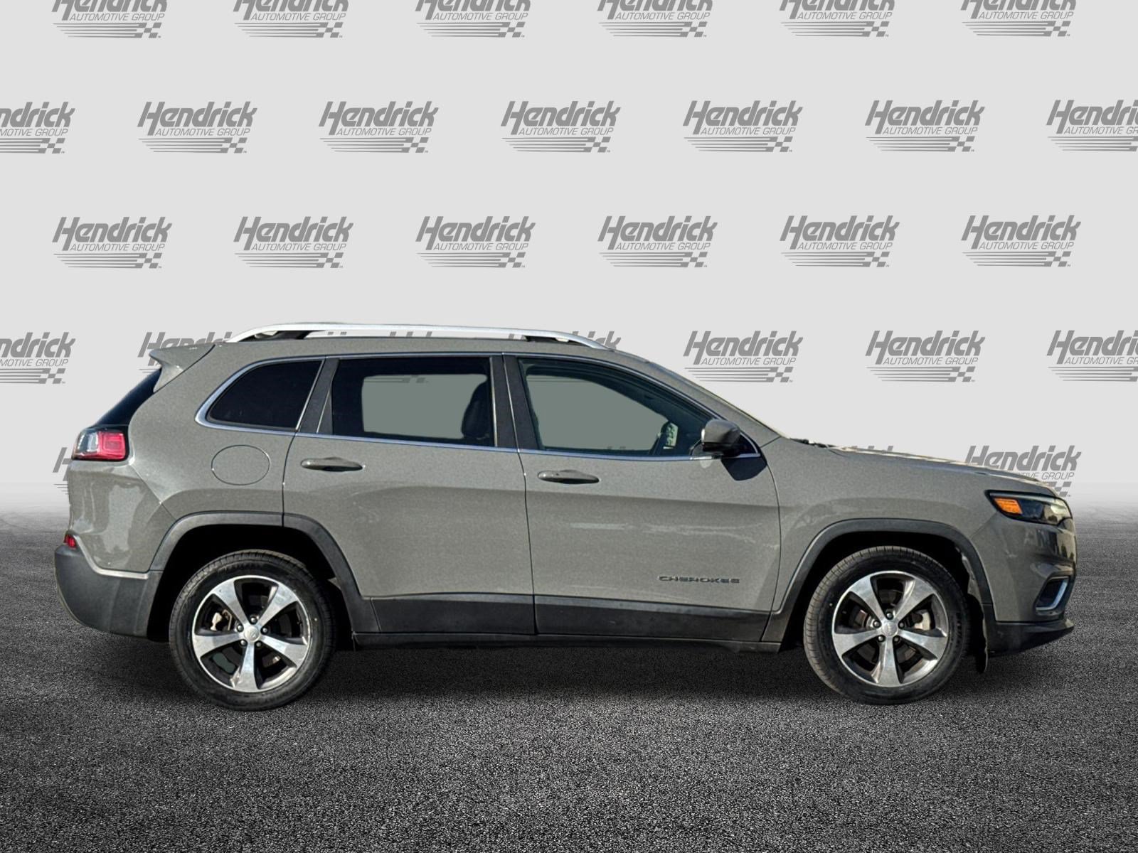 Used 2019 Jeep Cherokee Limited FWD image 3