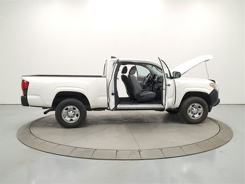 Used 2023 Toyota Tacoma SR image 15