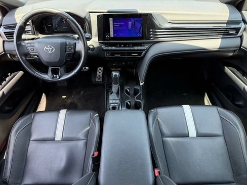Used 2025 Toyota Camry SE FWD image 9