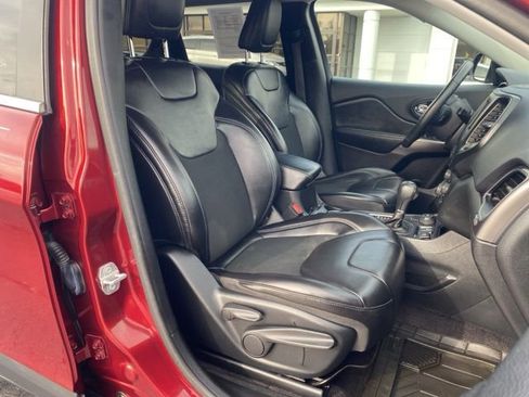 Used 2019 Jeep Cherokee Latitude Plus w/ Cold Weather Group image 24