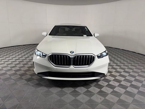 Used 2026 BMW 530i RWD image 9