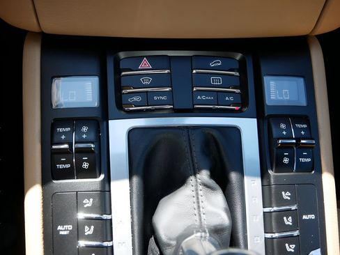 Used 2018 Porsche Macan S AWD/4WD image 24