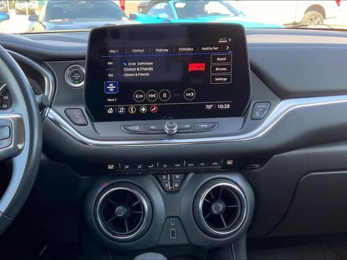 Used 2023 Chevrolet Blazer LT image 6