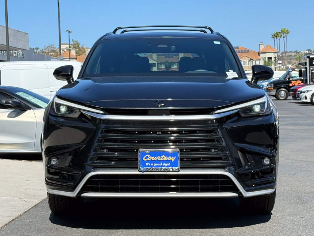 Used 2026 Lexus TX 500h AWD w/ Technology Package image 4