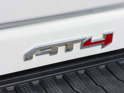 Used 2025 GMC Sierra 2500 AT4 AWD/4WD image 10