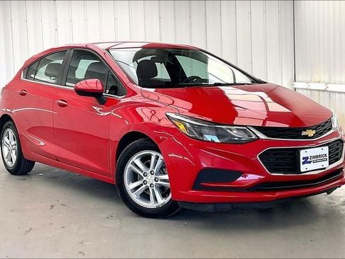 Used 2017 Chevrolet Cruze LT w/ Convenience Package FWD image 1