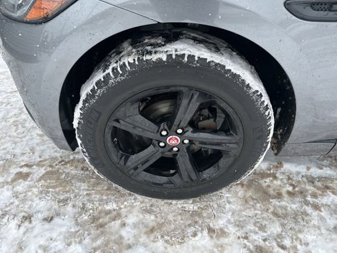 Used 2020 Jaguar F-PACE Checkered Flag image 9