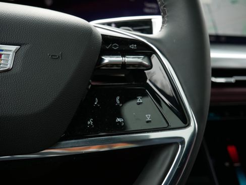 Used 2025 Cadillac Escalade Sport w/ LPO, ONYX Package image 29