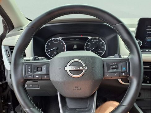 Used 2025 Nissan Rogue SV FWD image 27