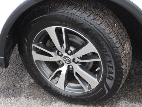 Used 2018 Toyota RAV4 XLE w/ Plus Extra Value Package AWD/4WD image 20