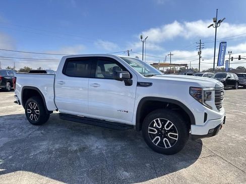 Used 2024 GMC Sierra 1500 AT4 w/ Technology Package image 6