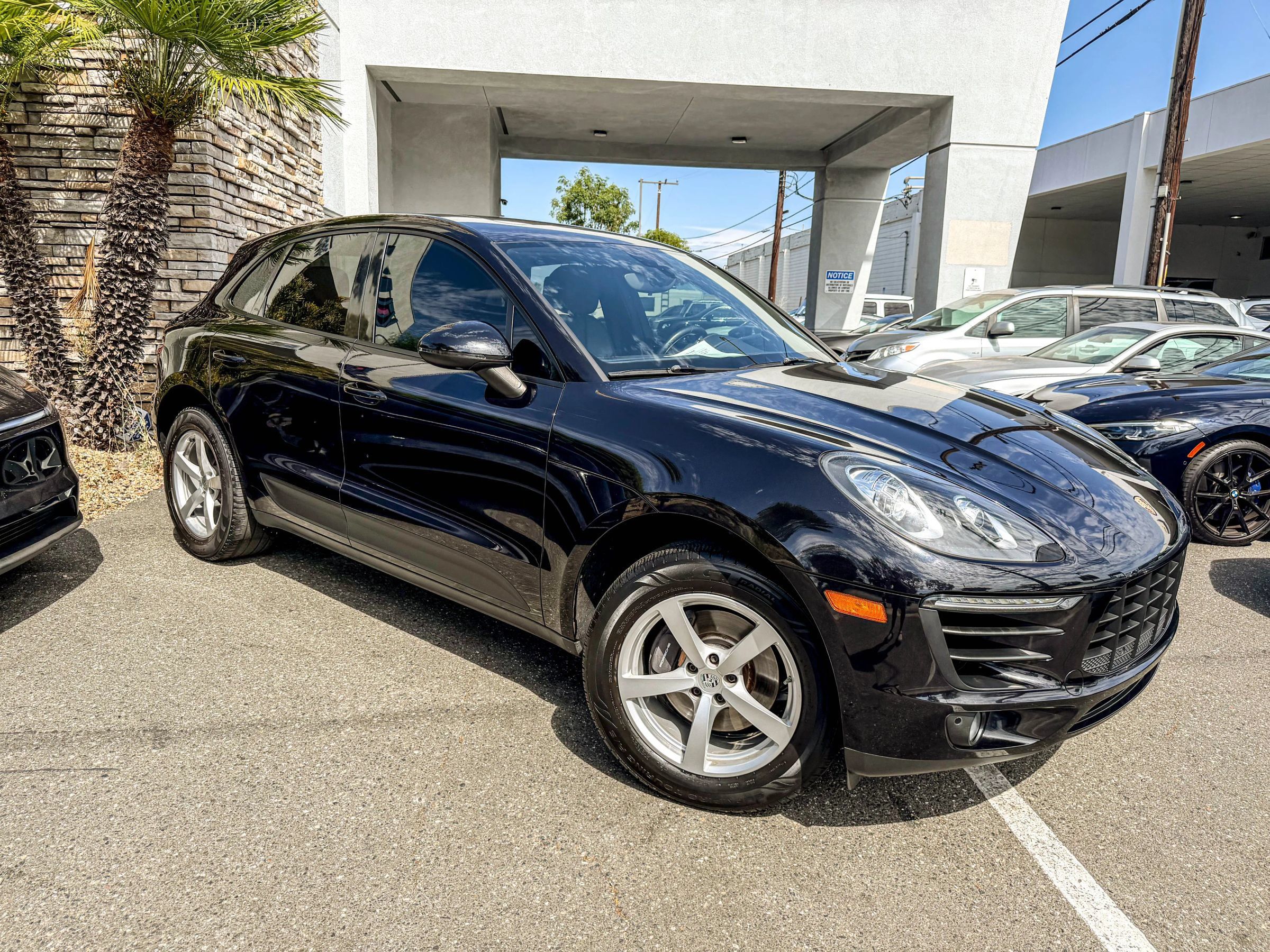 Used 2018 Porsche Macan Sport Edition AWD/4WD image 1