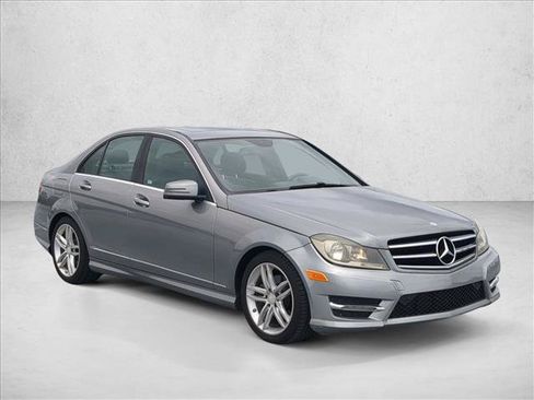 Used 2014 Mercedes-Benz C 250 Sedan image 3