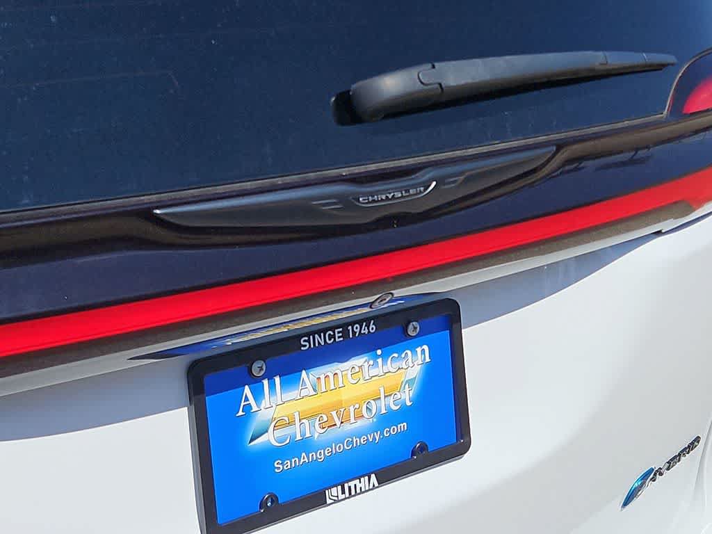 Used 2024 Chrysler Pacifica Limited FWD image 11