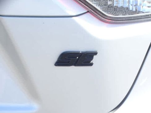 Used 2024 Toyota Corolla SE image 11