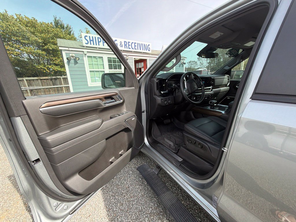 Used 2024 Chevrolet Silverado 1500 RST w/ Rally Edition AWD/4WD image 17