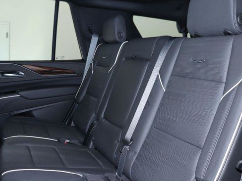 Certified 2024 Cadillac Escalade Premium Luxury w/ Performance Package AWD/4WD image 29