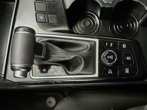 Used 2025 Kia Sportage LX image 25