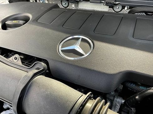 Used 2022 Mercedes-Benz GLB 250 4MATIC image 33
