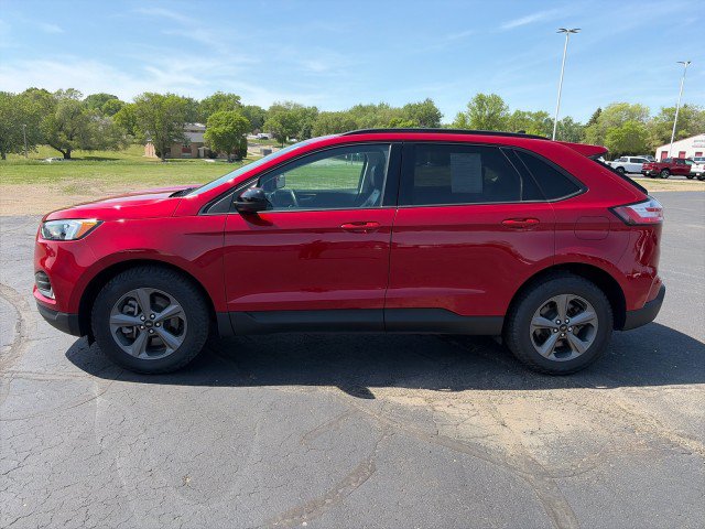Used 2024 Ford Edge SEL w/ Sport Appearance Package AWD/4WD image 2
