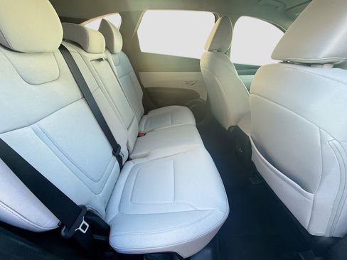 Used 2025 Hyundai Tucson SE image 27