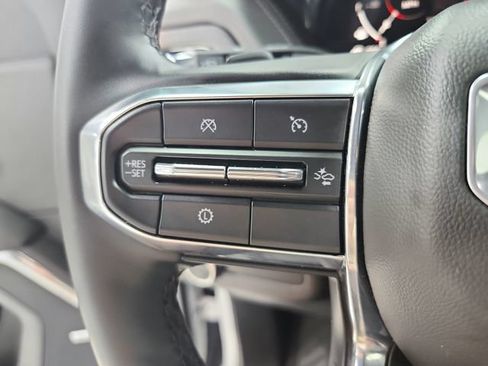 Used 2025 GMC Yukon XL Denali AWD/4WD image 24