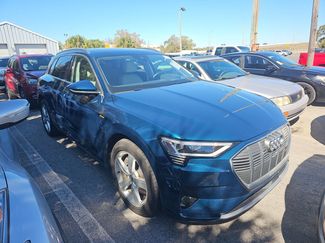 Used 2019 Audi e-tron Prestige w/ Prestige Package video 2