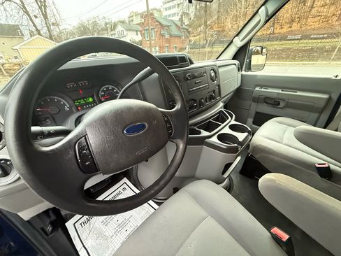 Used 2014 Ford E-250 and Econoline 250 image 16