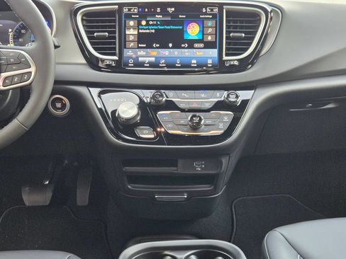 New 2027 Chrysler Pacifica LX FWD image 14