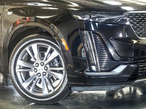 Certified 2023 Cadillac XT6 Premium Luxury AWD/4WD image 4