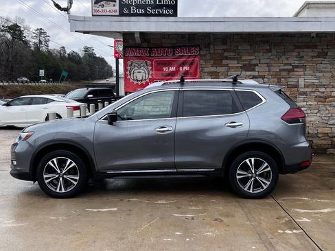 Used 2018 Nissan Rogue SL image 3